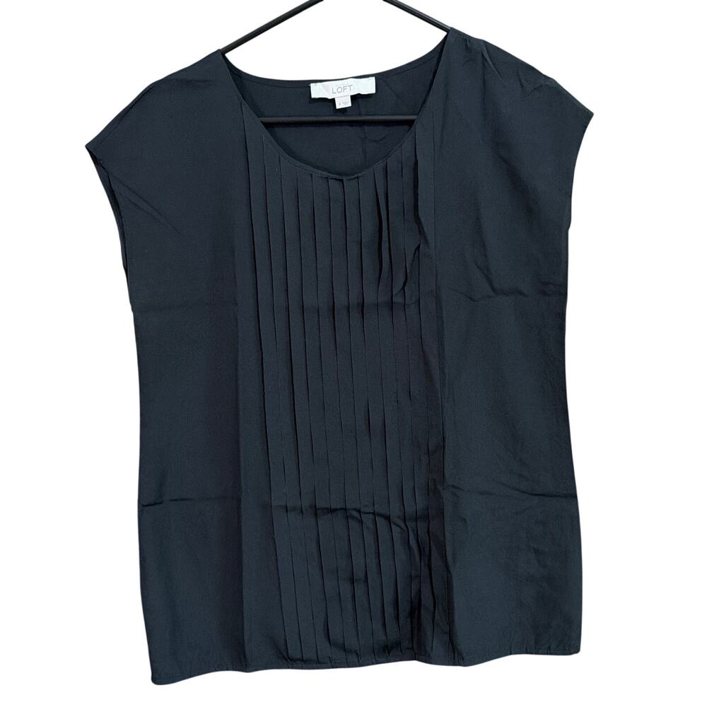 Ann Taylor LOFT Womens Blouse Black Cap Sleeve Pleated Quiet Luxury Small